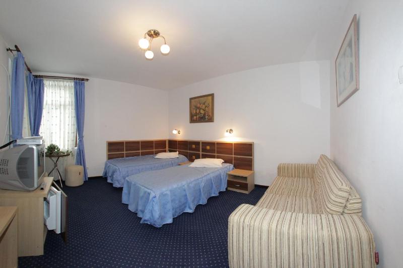 Double or Twin Room image 2