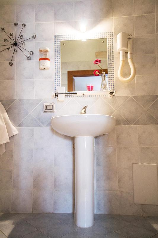 Quadruple Room with Private Bathroom image 3