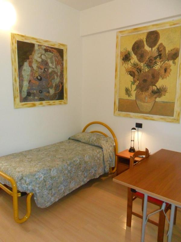 Single Room image 2