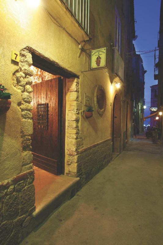 Donnaciccina Accomodation - image 1
