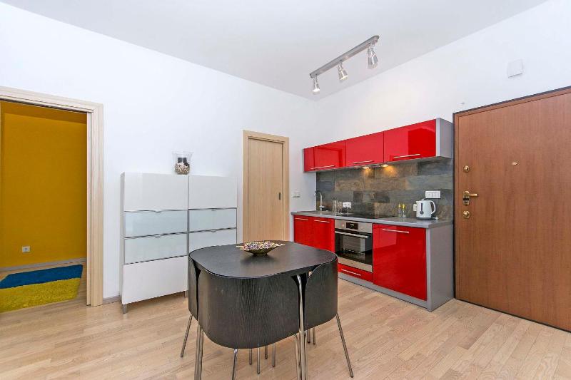 One-Bedroom Apartment image 1