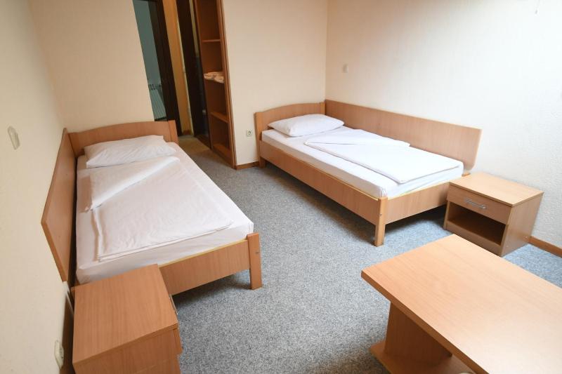 Single Room image 4