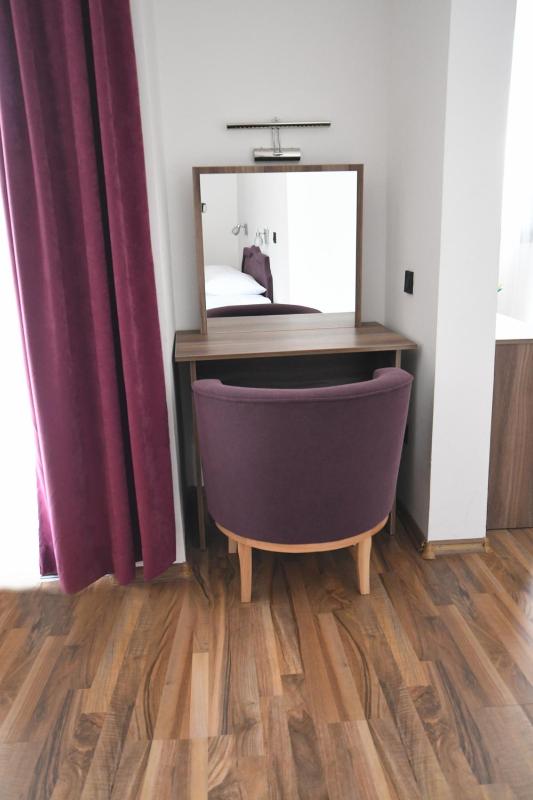 Apartment with Mountain View image 3