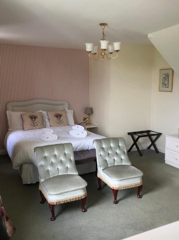 Deluxe Double Room with Bath image 1