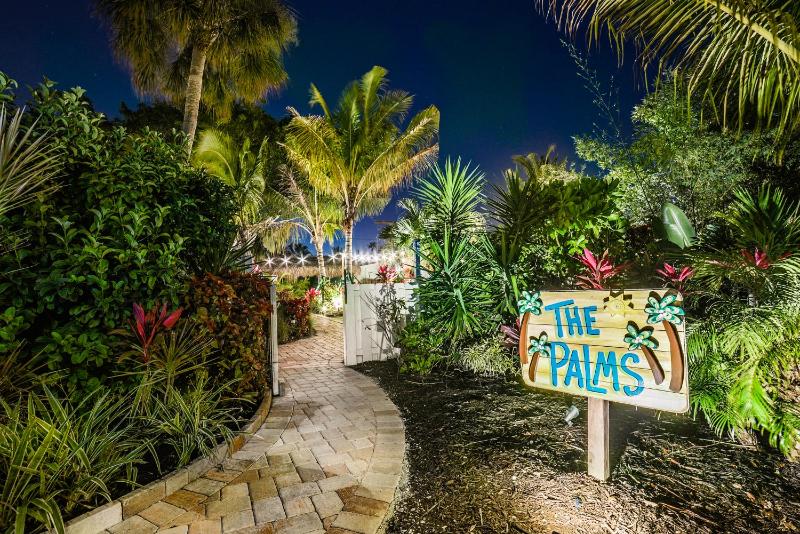 Siesta Key Palms Resort - image 2