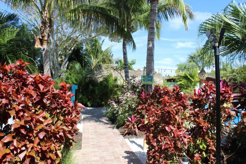 Siesta Key Palms Resort - image 37
