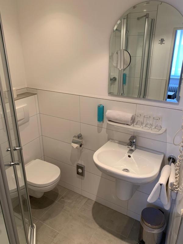 Double Room image 4