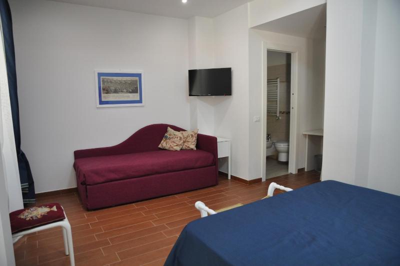 Triple Room image 2