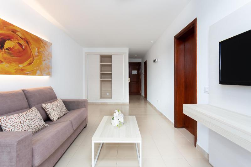 One-Bedroom Apartment (2 Adults + 2 Children) image 2