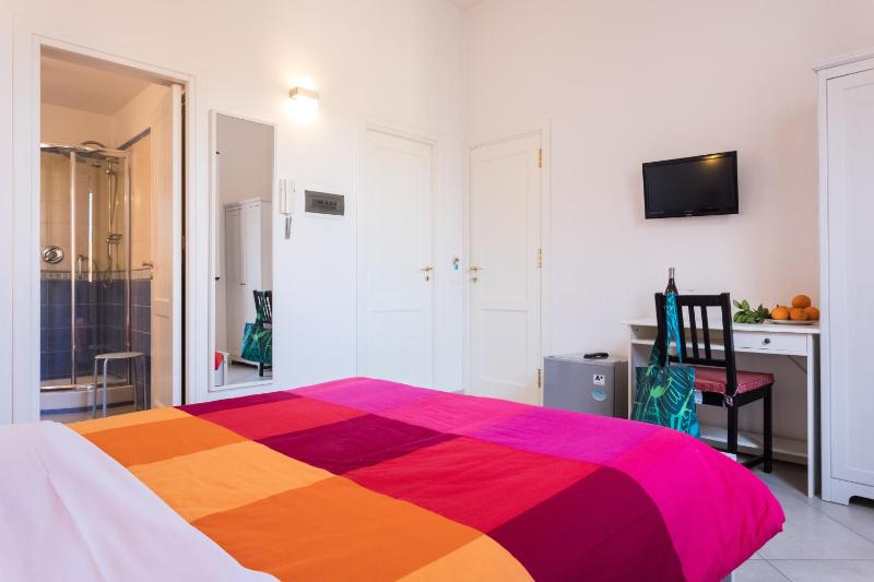 Double Room with Private Bathroom image 4