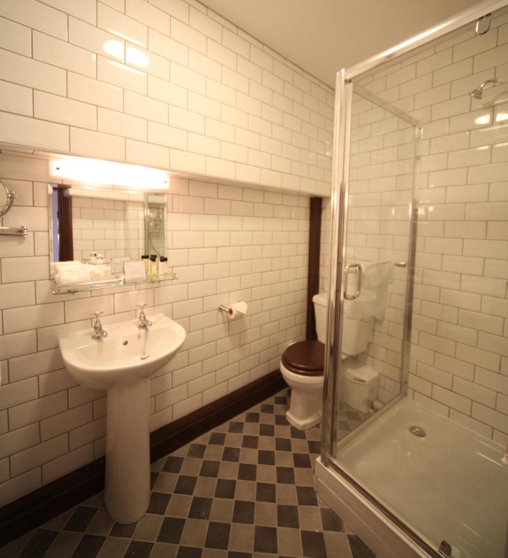 Luxury Suite image 3