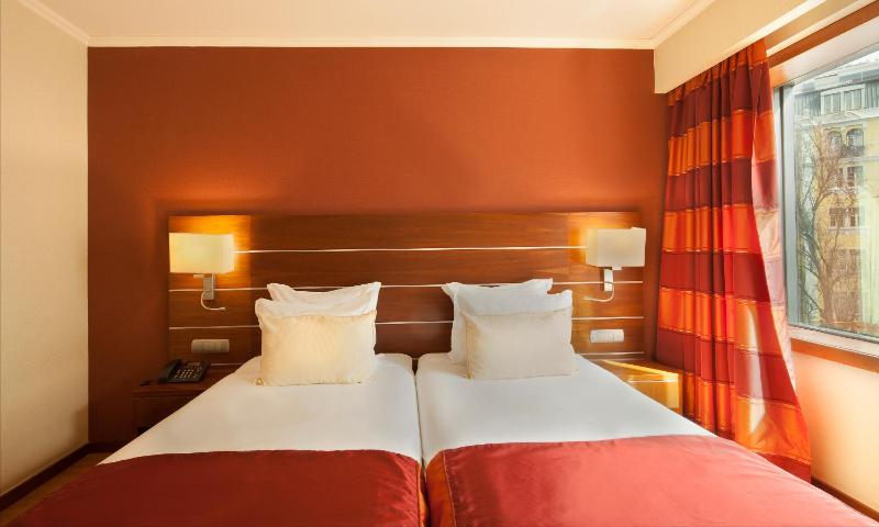 Special Offer - Standard Twin Room image 3