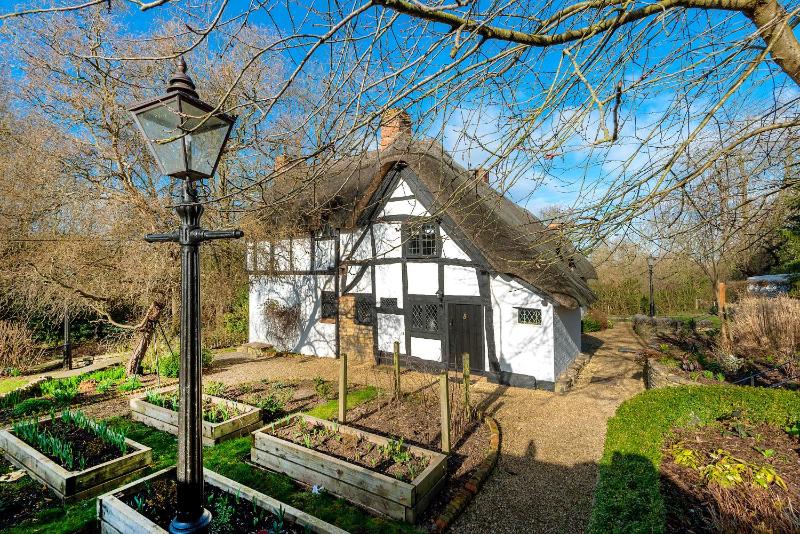 Thatched Cottage image 2