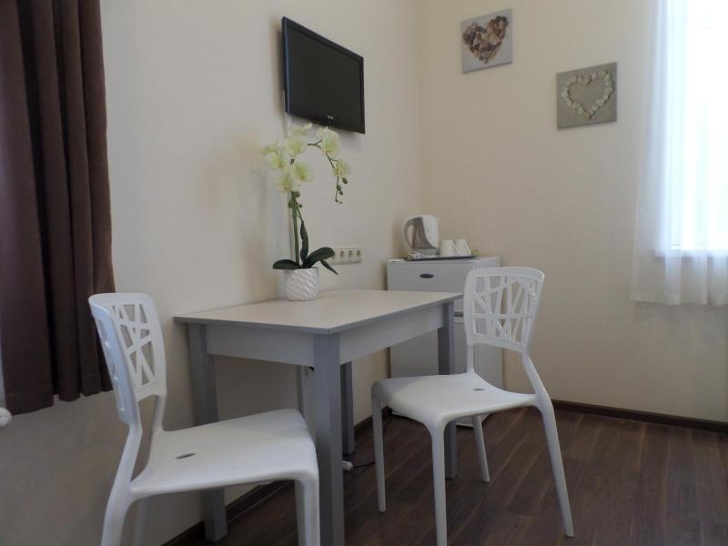 Double or Twin Room with Shower image 3