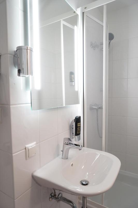 Single Room image 1