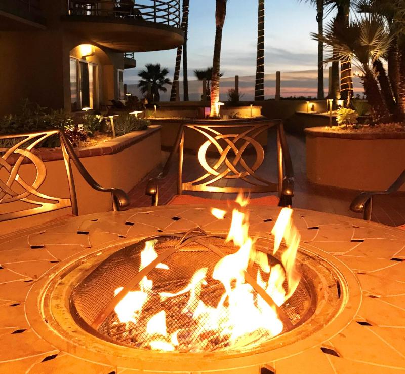 Pacific Terrace Hotel - image 5