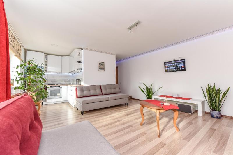 NeriesApartment No.2 Bedrooms Modern Suite In Centrum - image 14