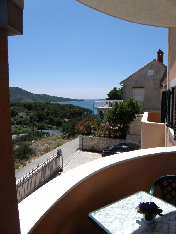 One-Bedroom Apartment with Balcony and Sea View image 3
