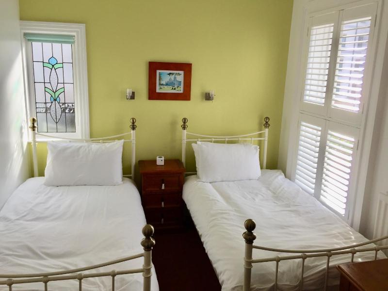 Twin Room image 2