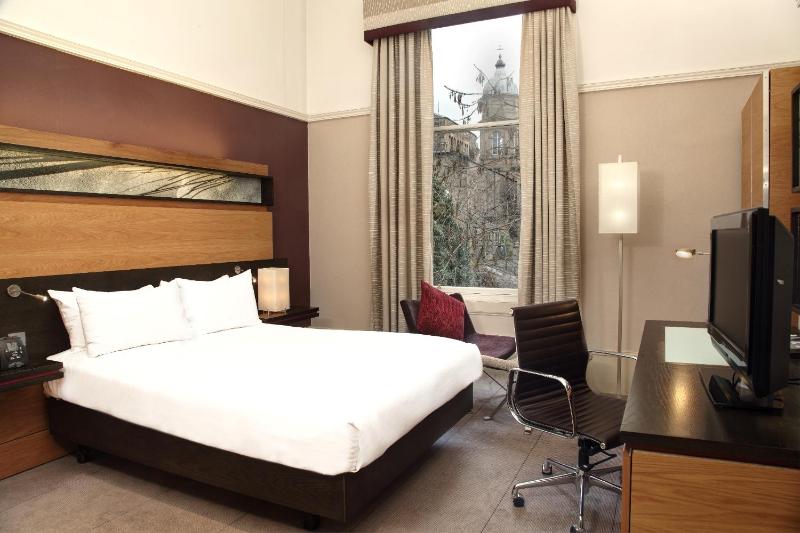 Standard Double Room image 3