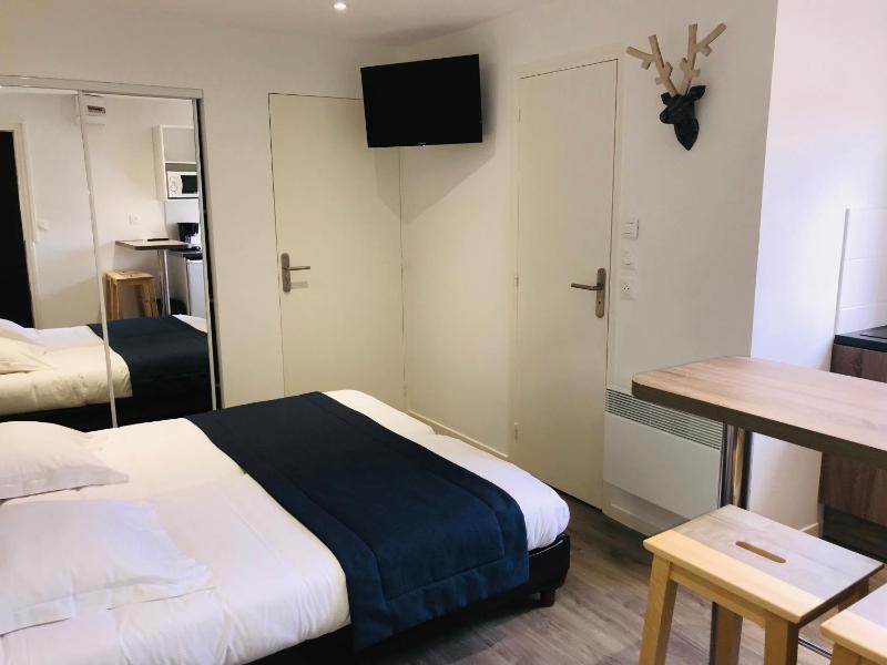 Twin Room image 3