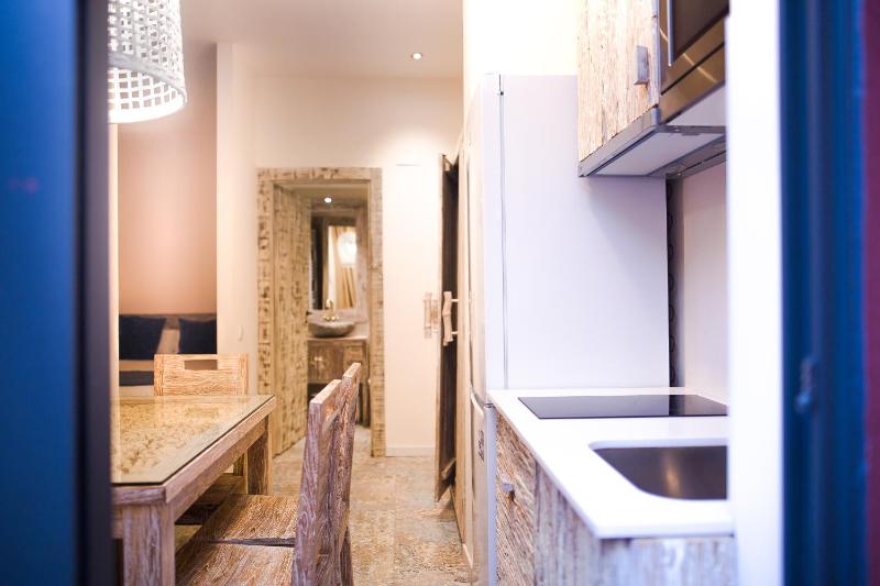 One-Bedroom Apartment image 2