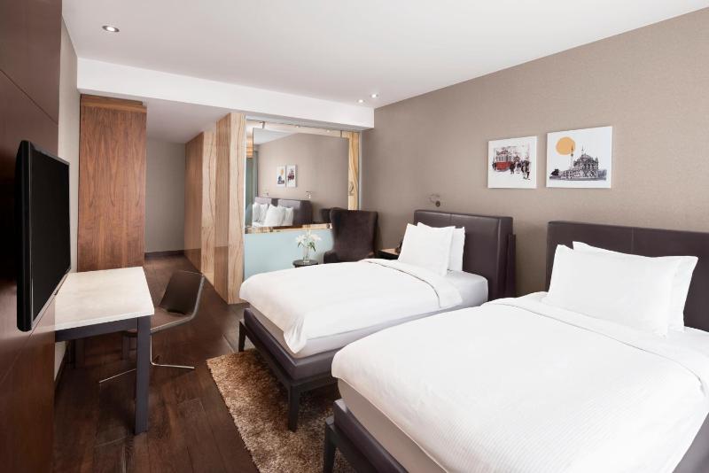 Presidential Suite with Hammam & Sauna image 2