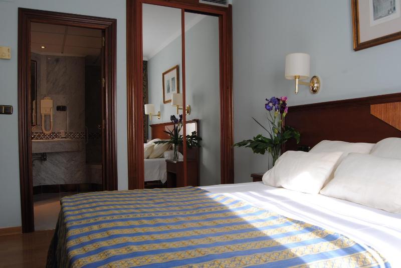 Junior Suite with Terrace image 3