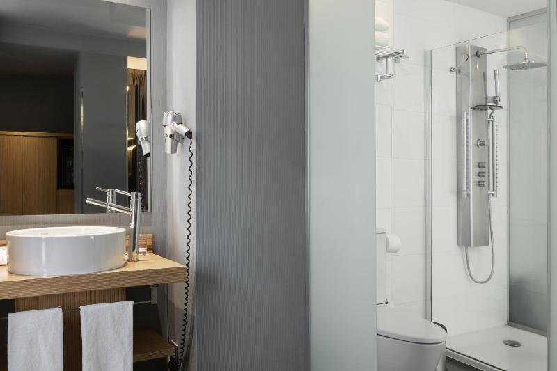 Superior Double Room image 4