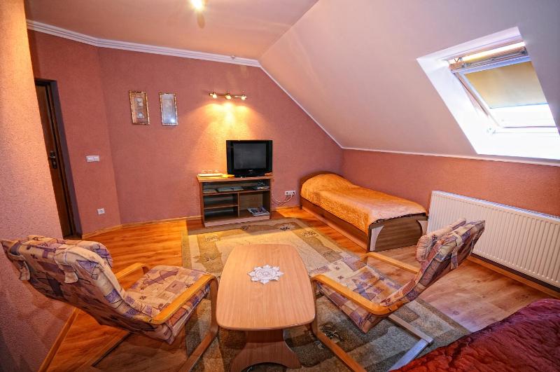 Junior Suite (3 Adults) image 2