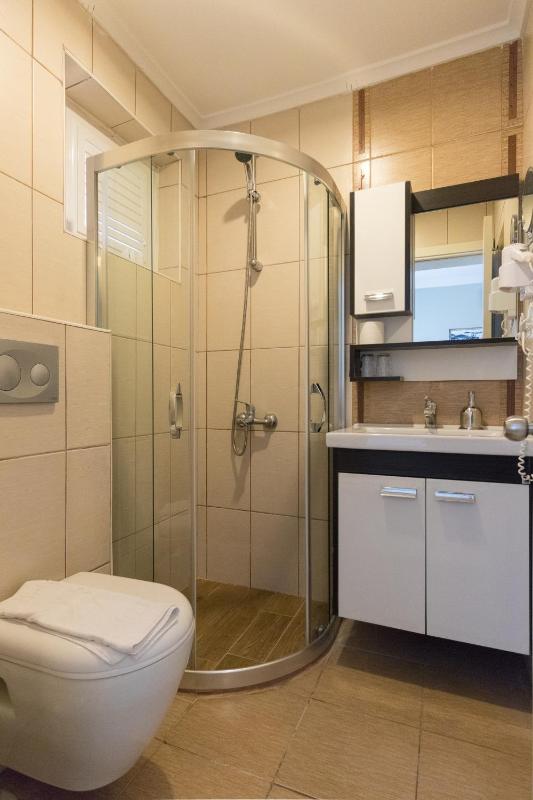 Triple Room image 2