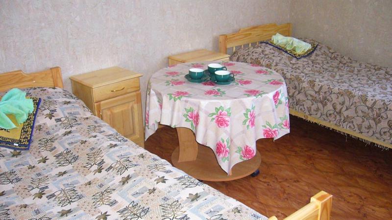 Economy Triple Room image 1