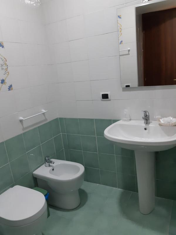 Twin Room with Shower image 3