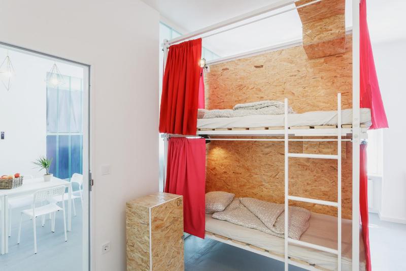 Bed in 4-Bed Mixed Dormitory Room with Private Bathroom image 1