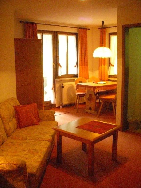 Family Room image 3