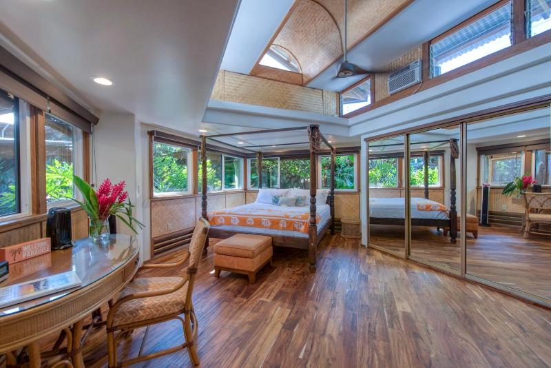 One-Bedroom Suite image 3