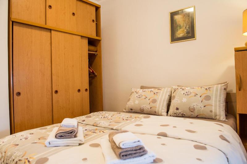 Central Place - image 13