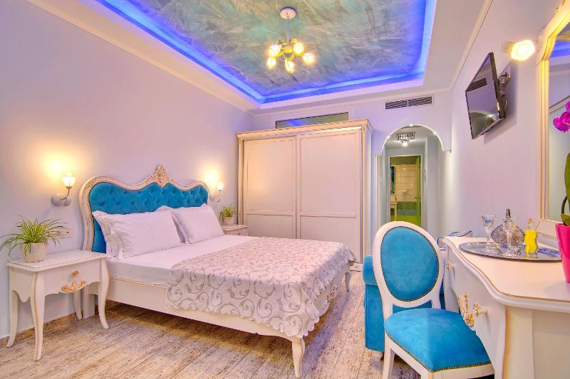Deluxe Junior Suite image 4