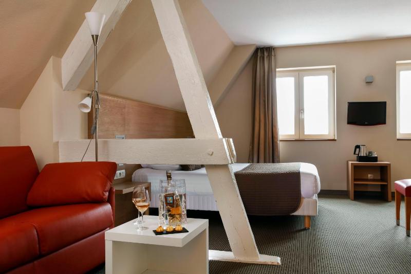 Superior Triple Room image 1