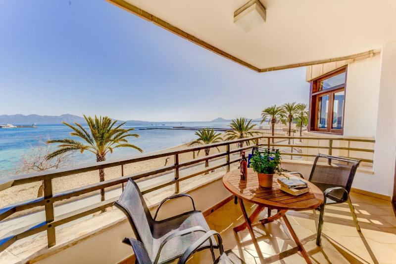 Beachfront Apartment Simar by Sealand Villas Images
