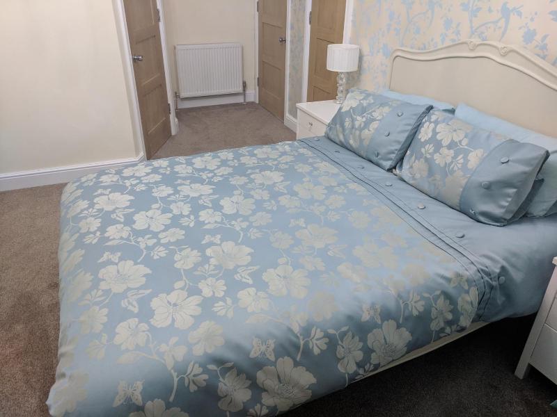 Deluxe Double Room with Bath image 3