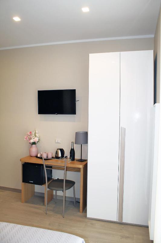 Superior Double or Twin Room with City View image 4