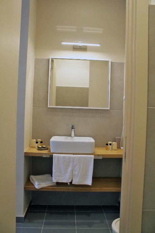 Superior Double or Twin Room with City View image 3