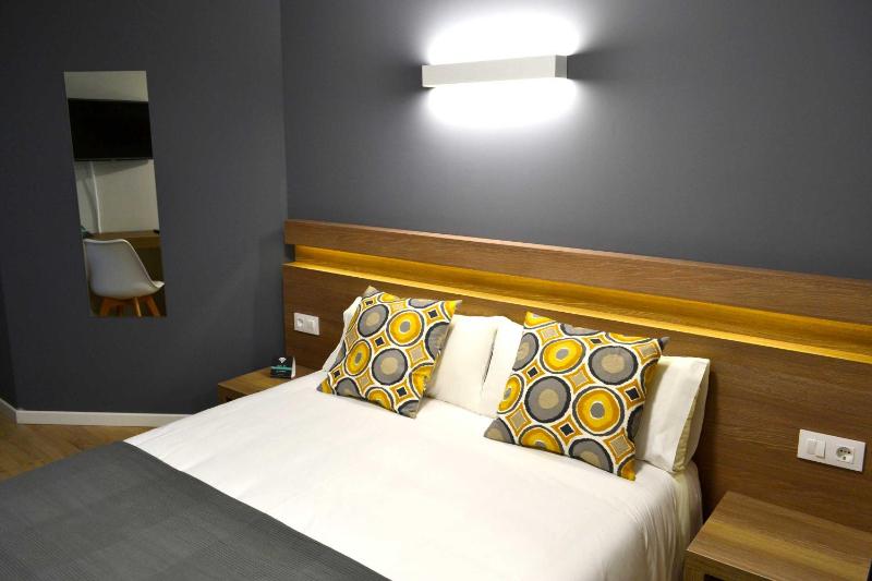Economy Double or Twin Room image 3