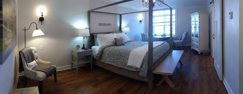 King Room with Spa Bath image 1