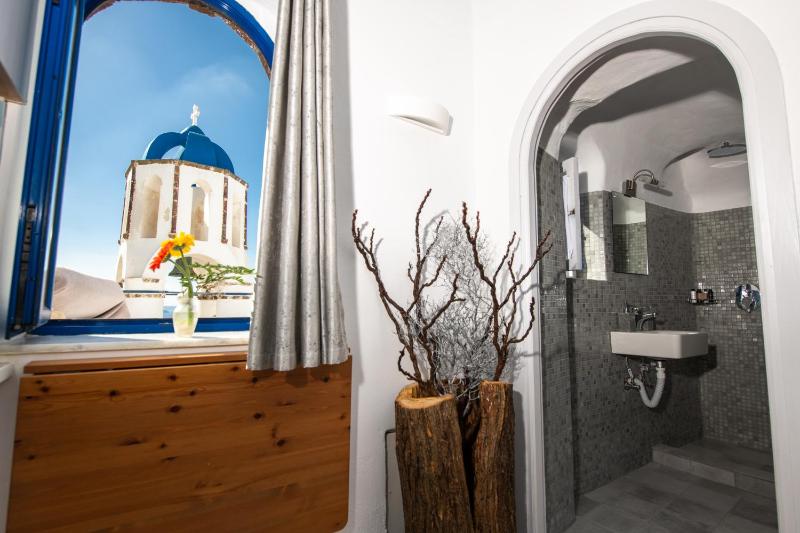 Villa with Sea View image 2
