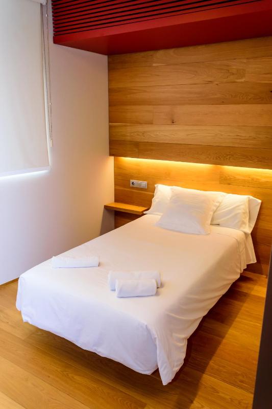 Single Room image 4