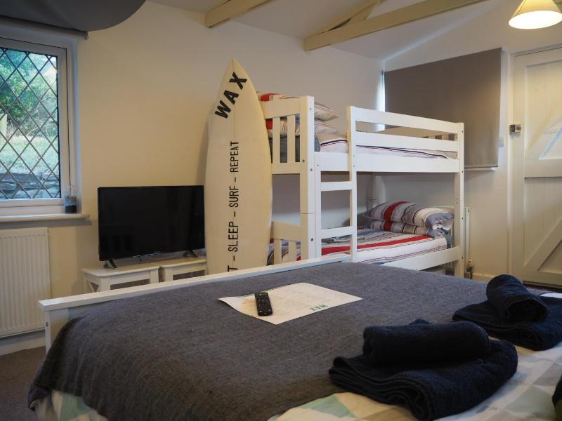 Double Room with Extra Bed image 2