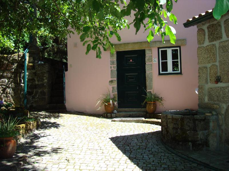 One-Bedroom Apartment image 1