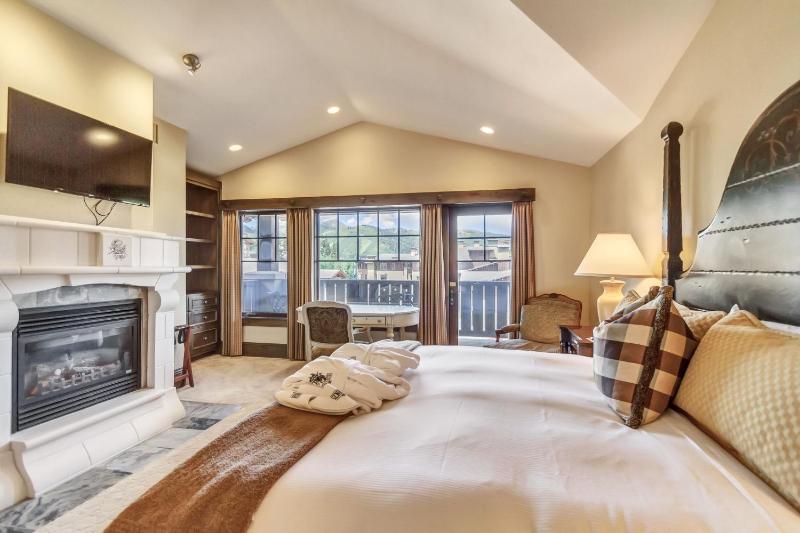 Three Bedroom Suite image 1